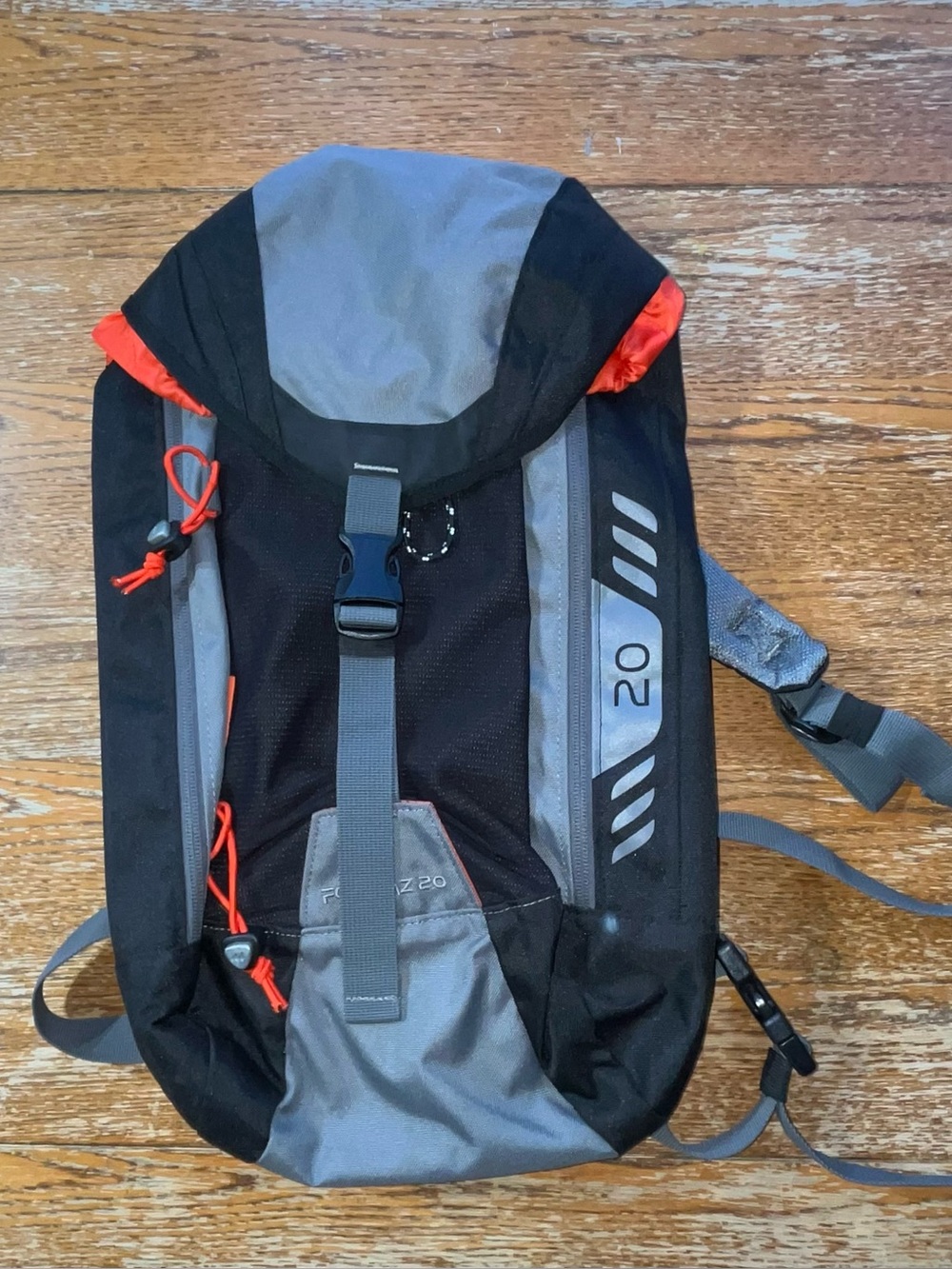 NWNT Quechua Forclaz 20 Backpack (Black)